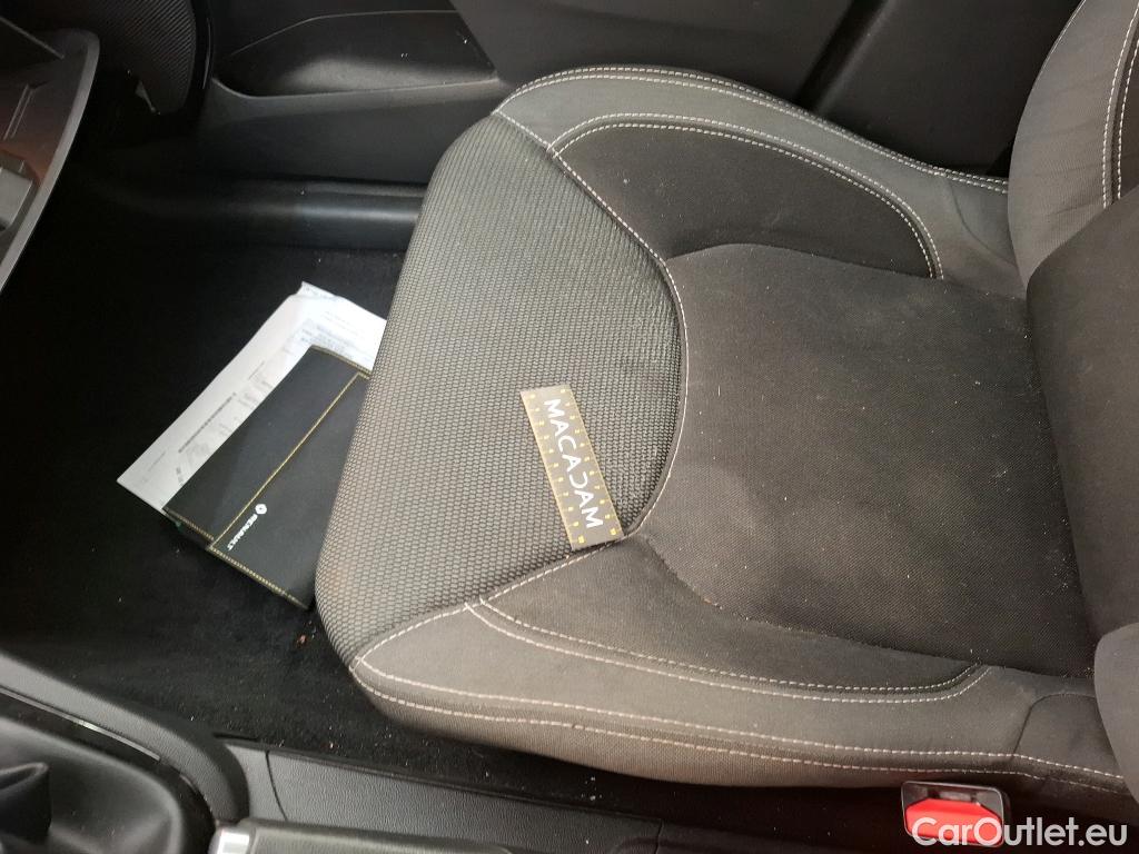  Renault  Clio RENAULT  Société VU 5p Berline Air Medianav dCi 90 - 18 #101