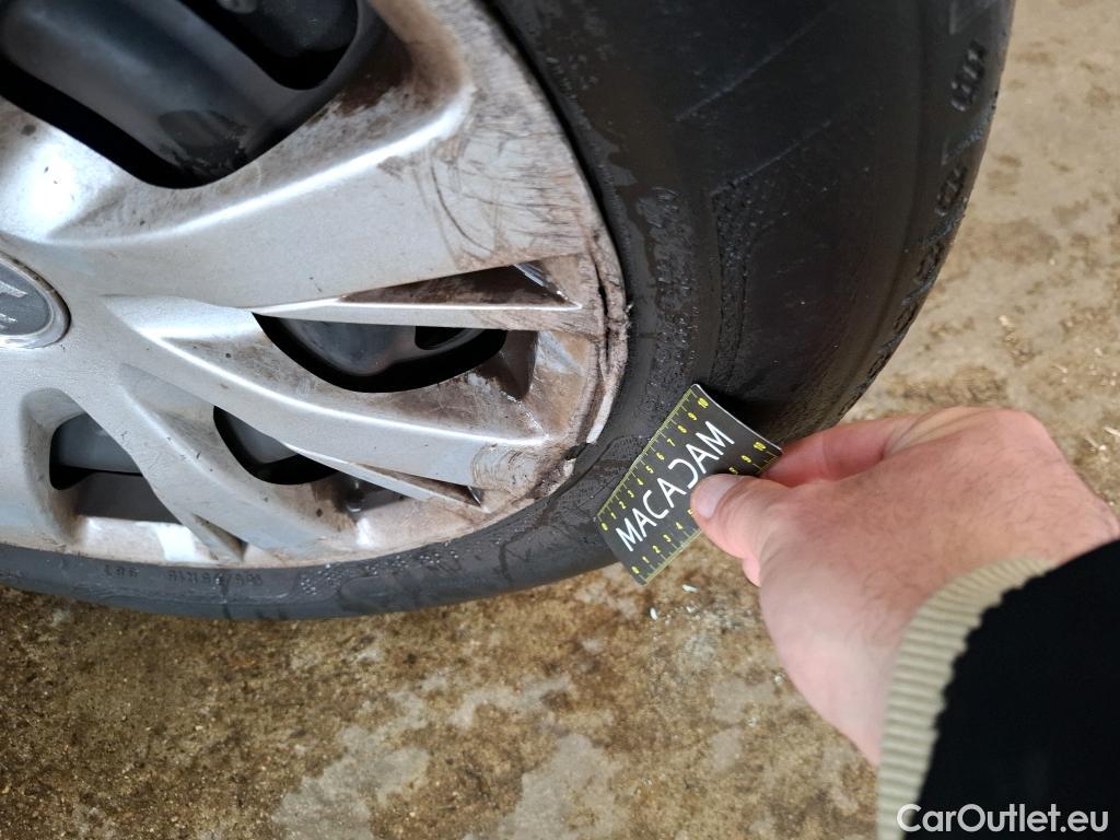  Peugeot  208  Affaire Premium Pack 1.2 PureTech 80CV BVM5 E6 #47