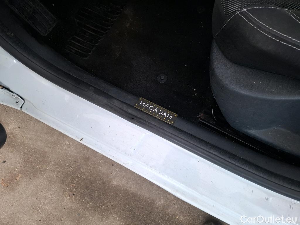  Renault  Clio RENAULT  Société VU 5p Berline Air Medianav dCi 90 - 18 #59