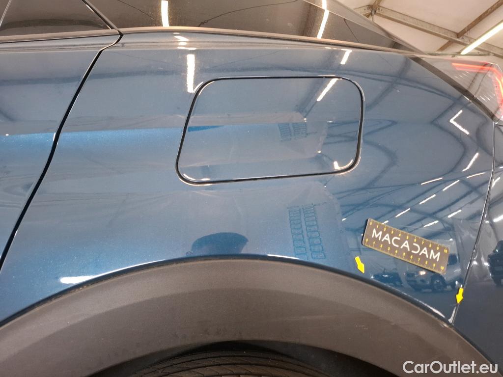  Peugeot  3008 PEUGEOT  / 2020 / 5P / SUV 1.6 HYBRID4 300 E-EAT8 GT Pack #23