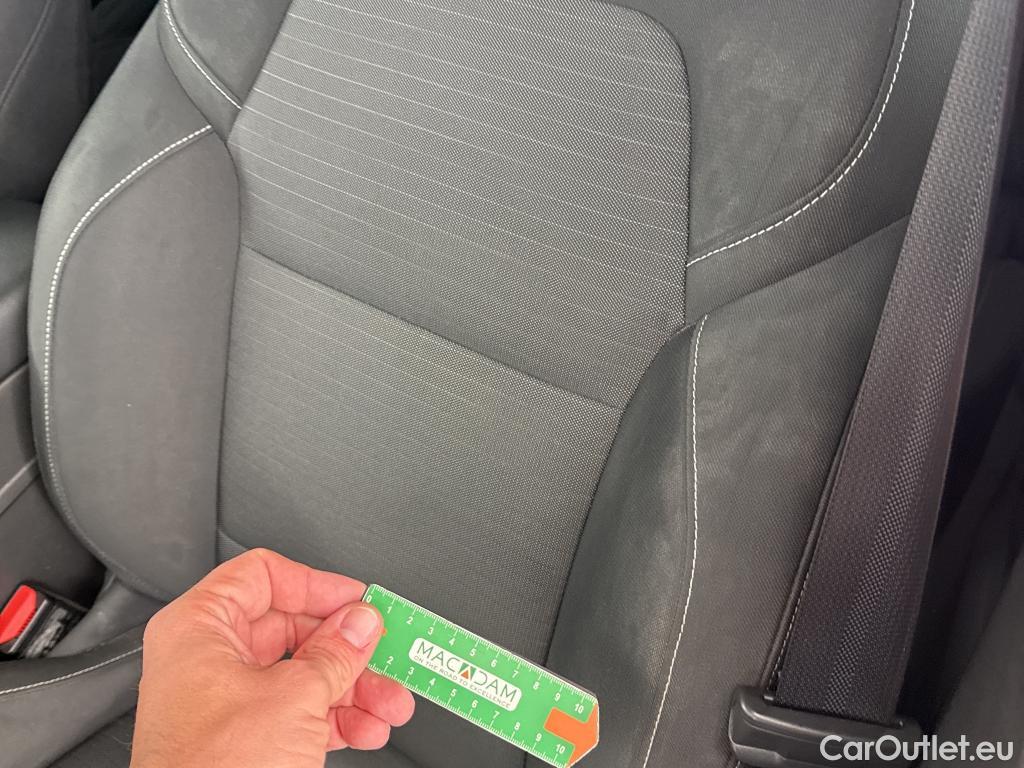  Renault  Arkana RENAULT  / 2021 / 5P / SUV Evolution mild hybrid 140 EDC -22 #16