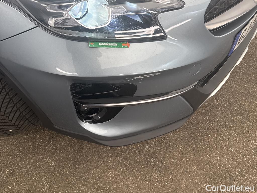  KIA  XCeed KIA  / 2019 / 5P / Crossover 1.6 GDI ISG ISG PHEV DESIGN DCT6 #6