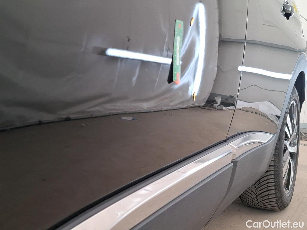  Peugeot  3008 PEUGEOT  / 2020 / 5P / SUV 1.6 HYBRID 225 E-EAT8 GT #4