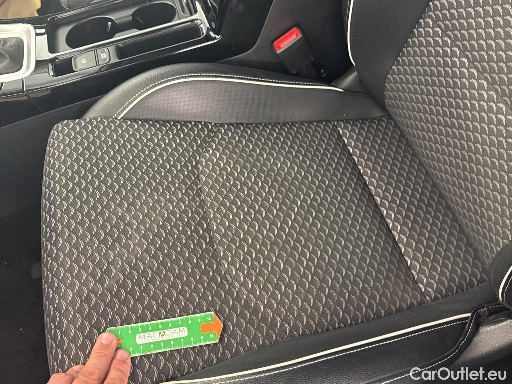  KIA  XCeed KIA  / 2019 / 5P / Crossover 1.6 GDI ISG ISG PHEV DESIGN DCT6 #13