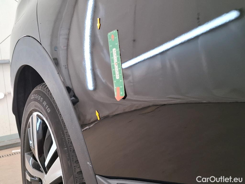  Peugeot  3008 PEUGEOT  / 2020 / 5P / SUV 1.6 HYBRID 225 E-EAT8 GT #16