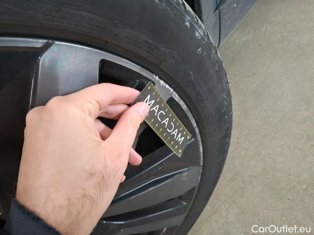  Peugeot  3008 PEUGEOT  / 2020 / 5P / SUV 1.6 HYBRID4 300 E-EAT8 GT Pack #7