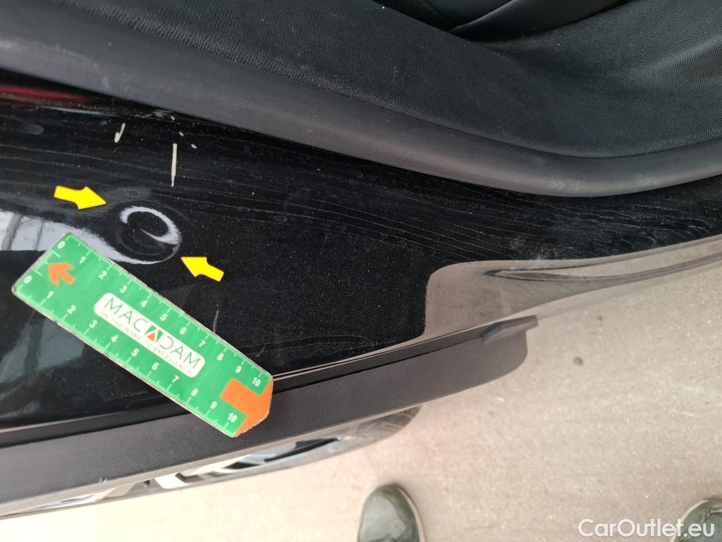  Peugeot  3008 PEUGEOT  / 2020 / 5P / SUV 1.6 HYBRID 225 E-EAT8 GT #23