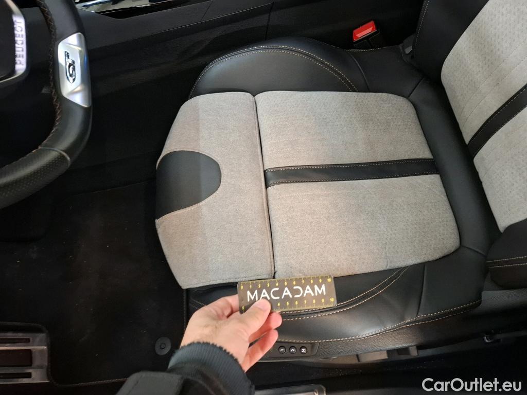  Peugeot  3008 PEUGEOT  / 2020 / 5P / SUV 1.6 HYBRID4 300 E-EAT8 GT Pack #18