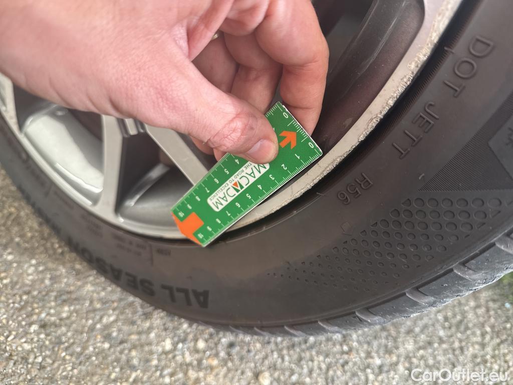  KIA  XCeed KIA  / 2019 / 5P / Crossover 1.6 GDI ISG ISG PHEV DESIGN DCT6 #10