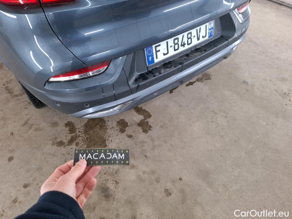  Renault  Kadjar RENAULT  / 2018 / 5P / Crossover Intens TCe 160 FAP #3