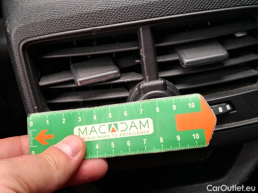  Peugeot  3008 PEUGEOT  / 2020 / 5P / SUV 1.6 HYBRID 225 E-EAT8 GT #20