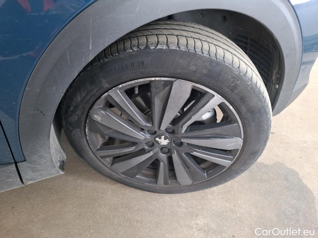  Peugeot  3008 PEUGEOT  / 2020 / 5P / SUV 1.6 HYBRID4 300 E-EAT8 GT Pack #11