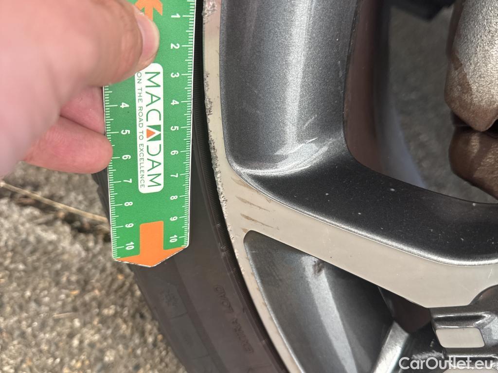  KIA  XCeed KIA  / 2019 / 5P / Crossover 1.6 GDI ISG ISG PHEV DESIGN DCT6 #11