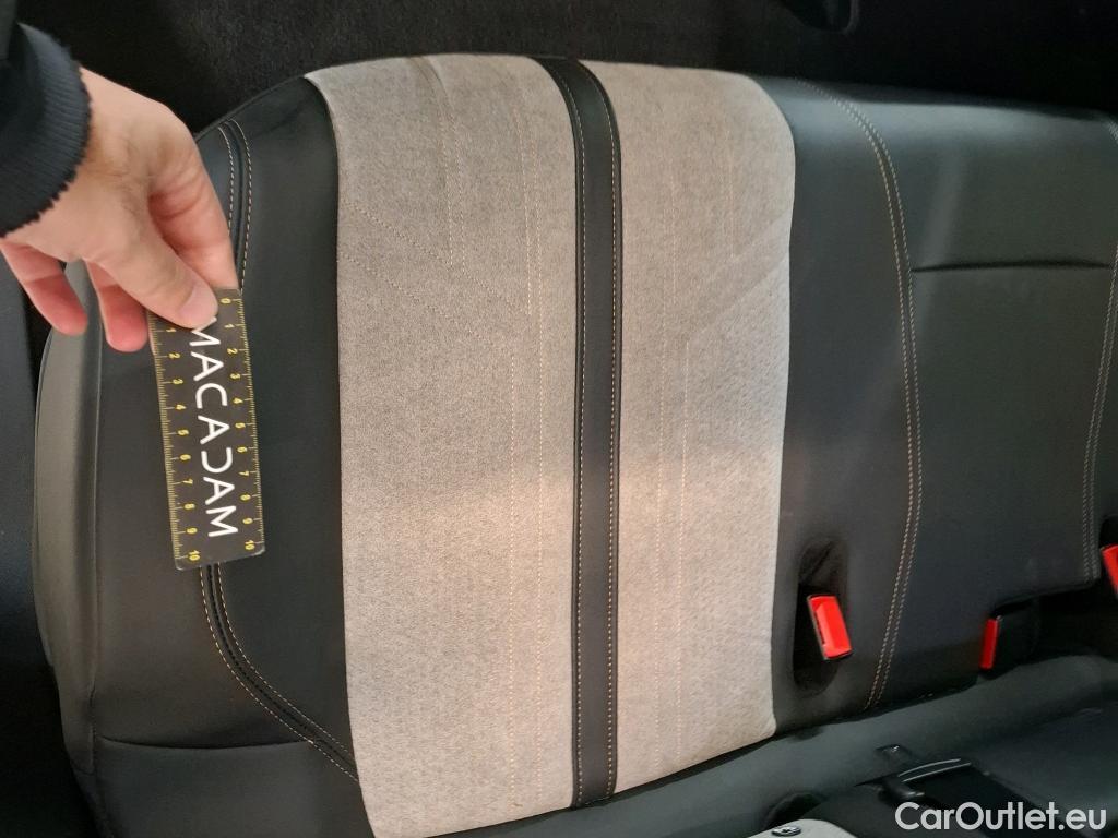  Peugeot  3008 PEUGEOT  / 2020 / 5P / SUV 1.6 HYBRID4 300 E-EAT8 GT Pack #19