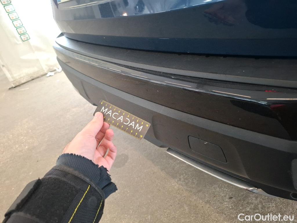  Peugeot  3008 PEUGEOT  / 2020 / 5P / SUV 1.6 HYBRID4 300 E-EAT8 GT Pack #15