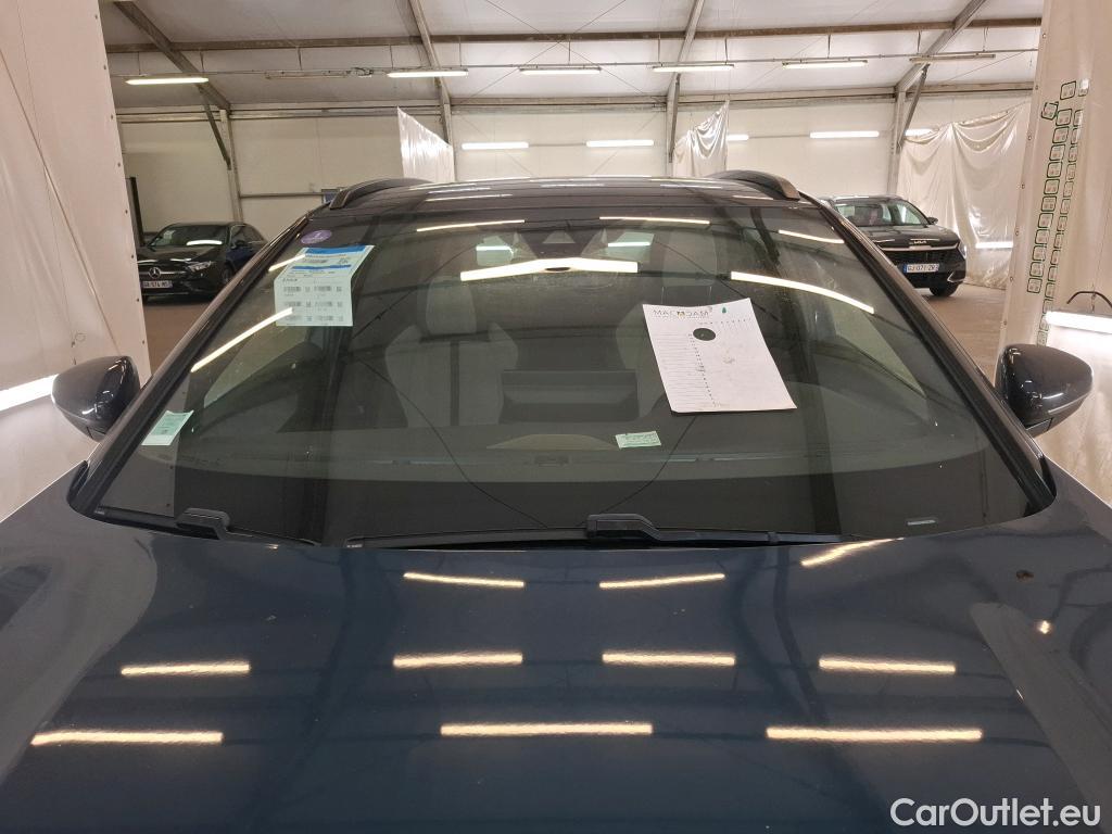  Peugeot  3008 PEUGEOT  / 2020 / 5P / SUV 1.6 HYBRID4 300 E-EAT8 GT Pack #20