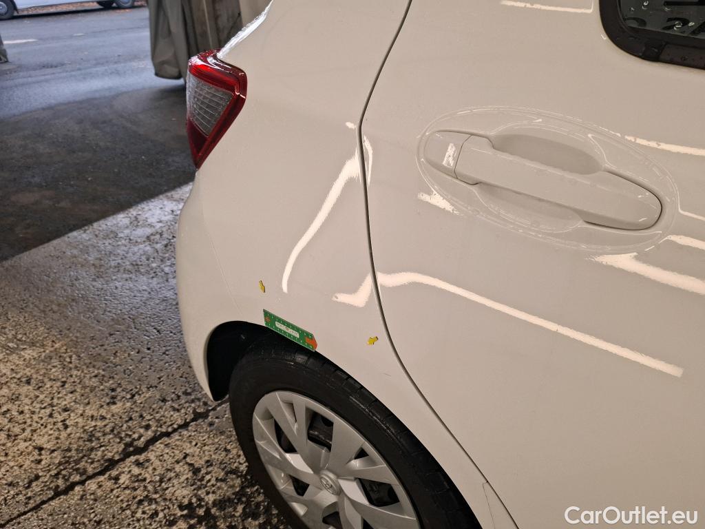  Toyota  Yaris TOYOTA  Hybride / 2017 / 5P / Berline 1.5 VVT-I HYBRID France Business #1