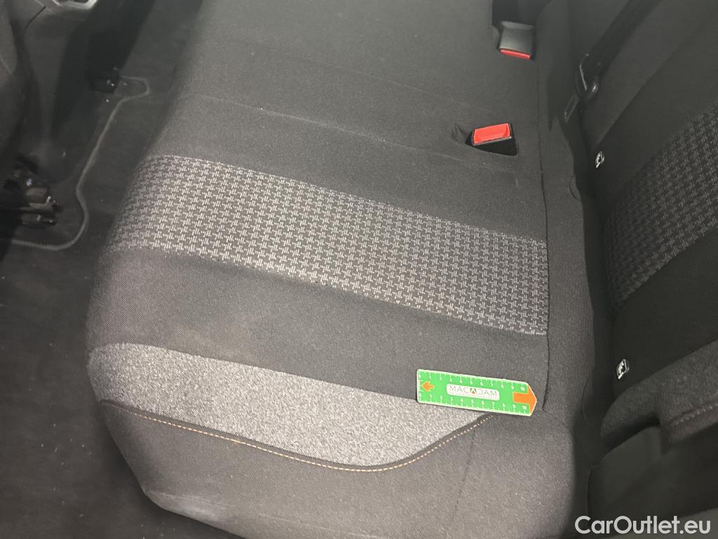  Peugeot  3008  Active Pack 1.2 PureTech 130CV BVA8 E6d #17