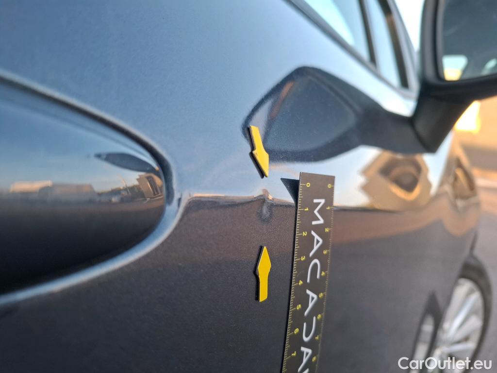  Nissan  Micra NISSAN  / 2016 / 5P / Berline IG-T 92 Business Edition #24