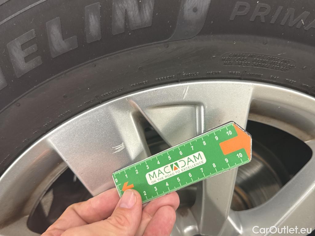  Peugeot  3008  Active Pack 1.2 PureTech 130CV BVA8 E6d #8