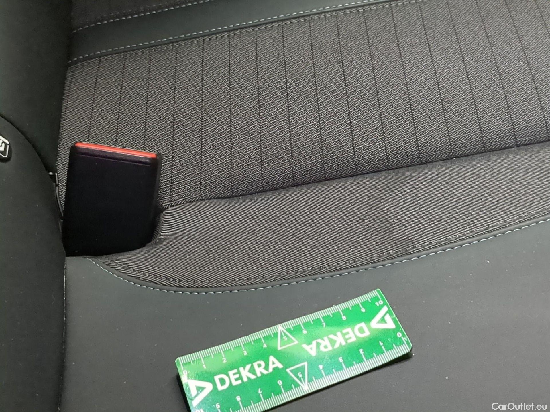  Peugeot  2008  Allure Pack 1.5 HDi 110CV BVM6 E6d #31