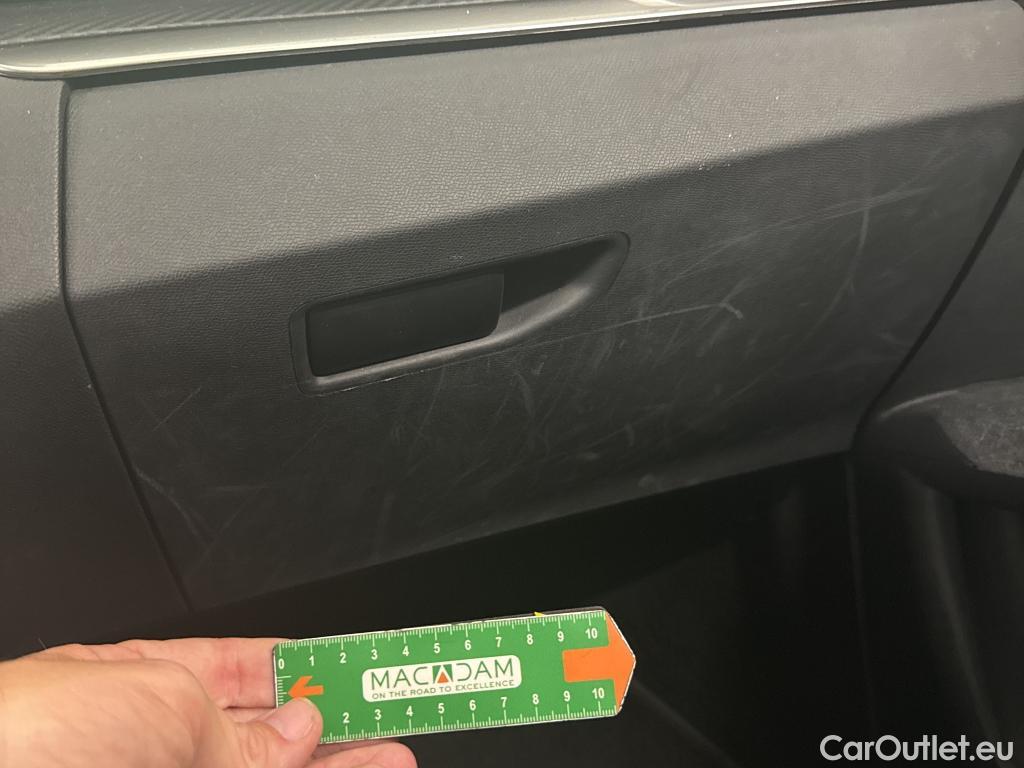  Peugeot  3008  Active Pack 1.2 PureTech 130CV BVA8 E6d #19