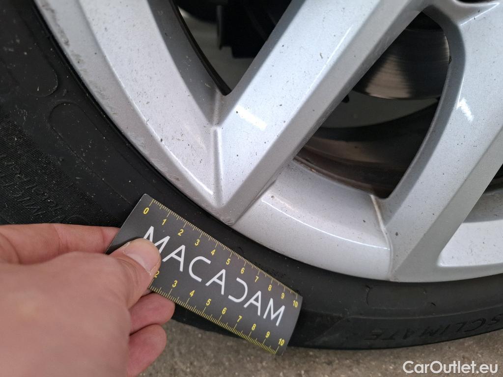  Seat  Leon SEAT  Sportstourer / 2020 / 5P / Break 1.0 eTSI 110 DSG S&S Style Business #11