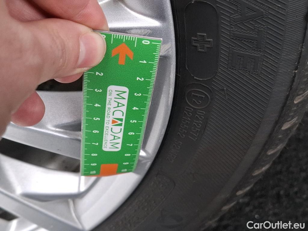  Fiat  500 FIAT  / 2015 / 3P / Berline Hybrid 1.0 BSG 70 ch Dolcevita #18