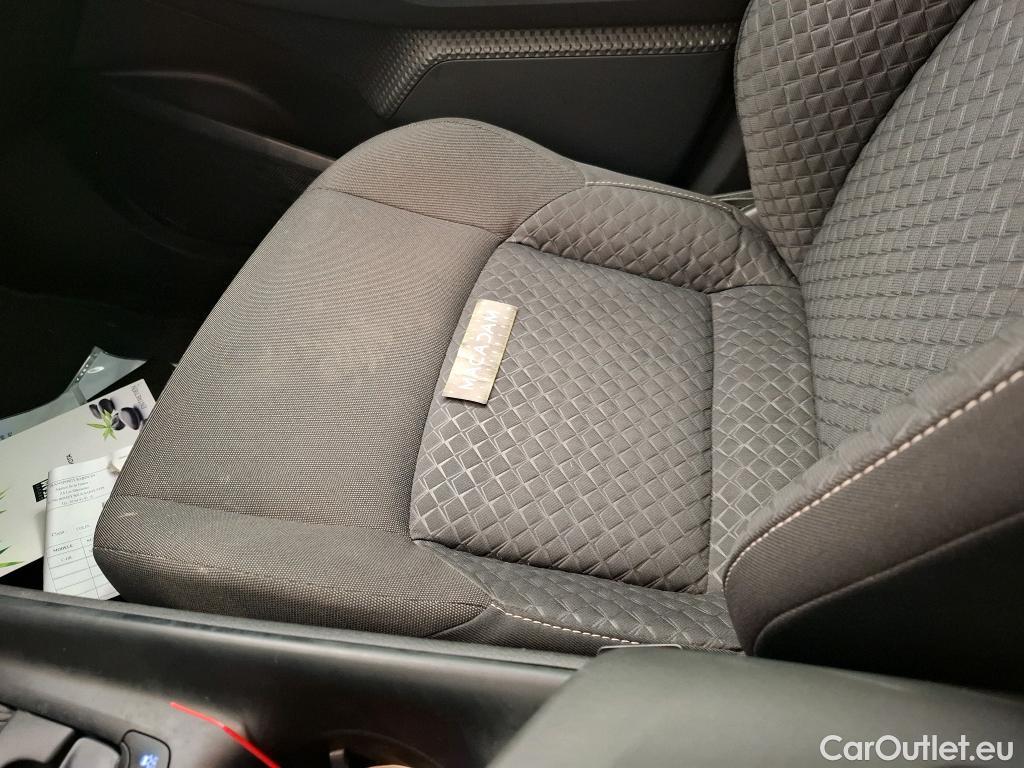  Toyota  C-HR TOYOTA  / 2016 / 5P / SUV 1.8 Hybride 122 Dynamic Business Stage A #8