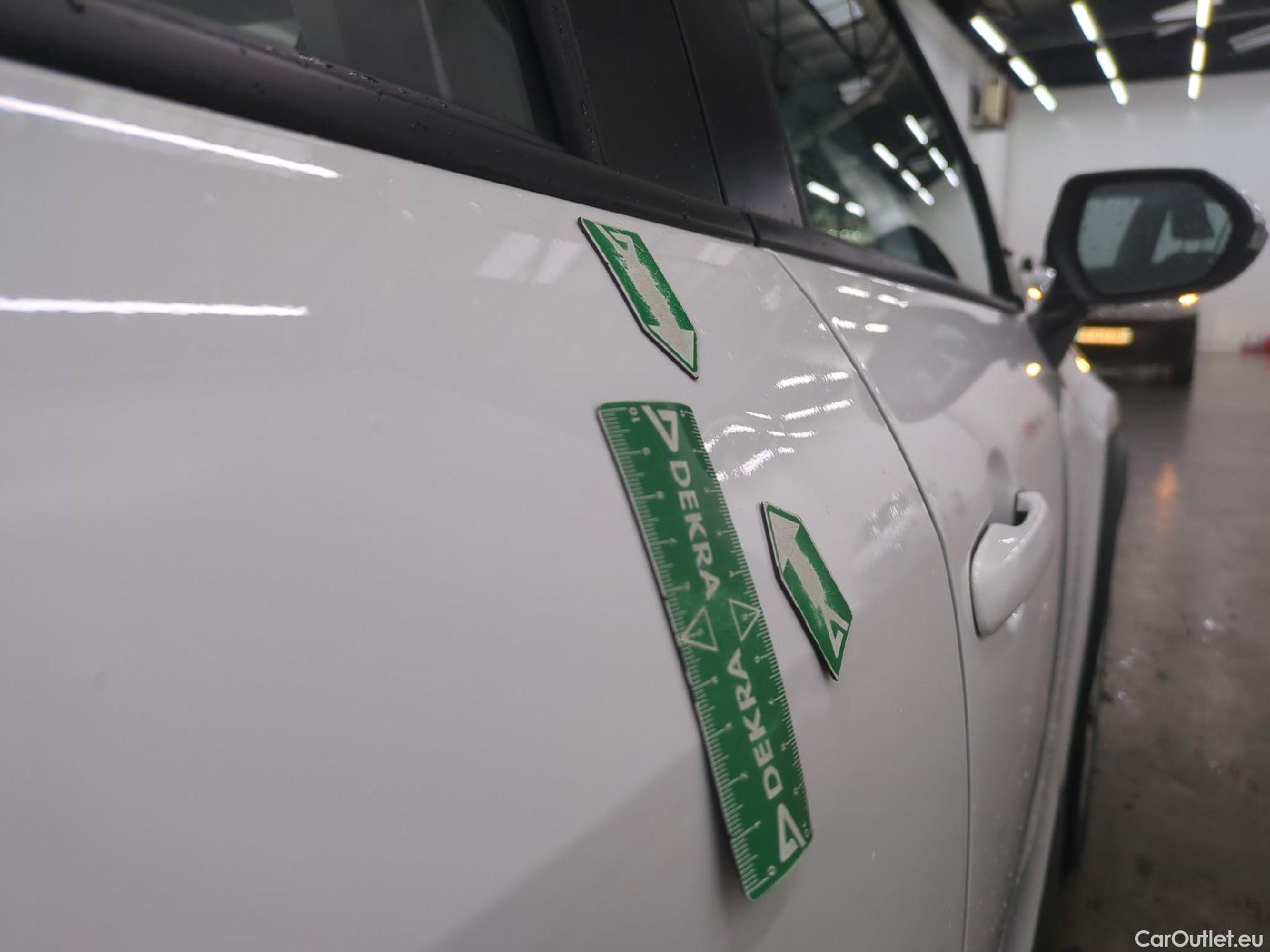  Toyota  Yaris Cross TOYOTA  Hybride / 2021 / 5P / SUV 1.5 HYBRID 116H DYNAMIC AUTO #10