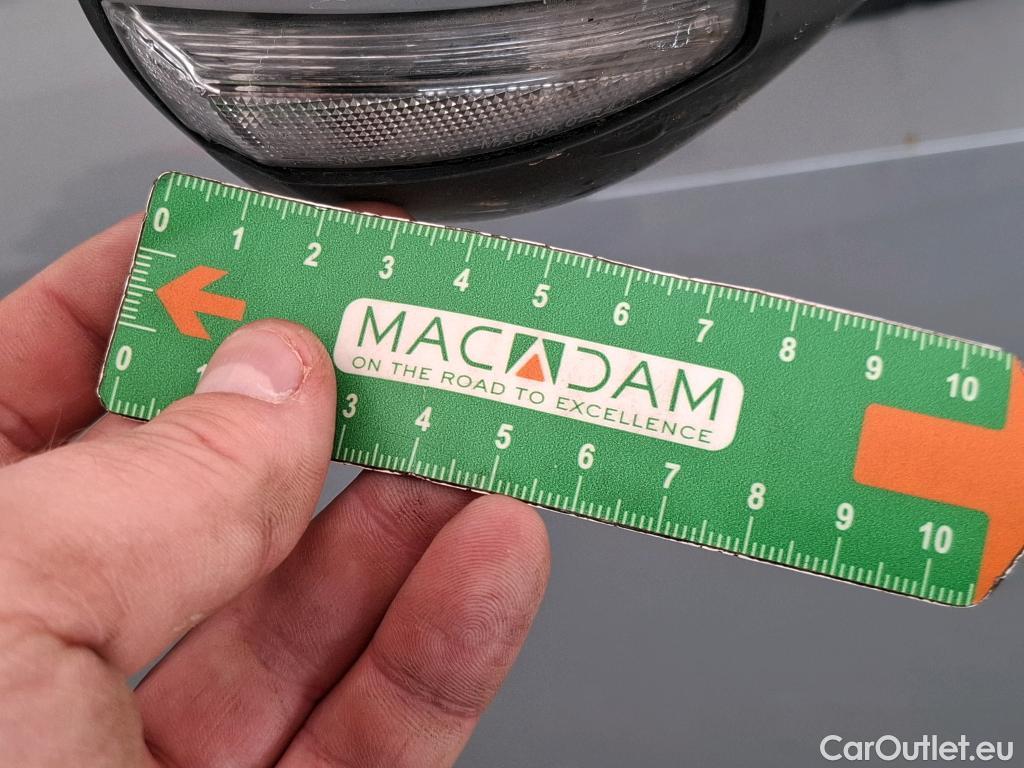  Toyota  Corolla TOYOTA  / 2018 / 5P / Berline Hybride 122h Design #12