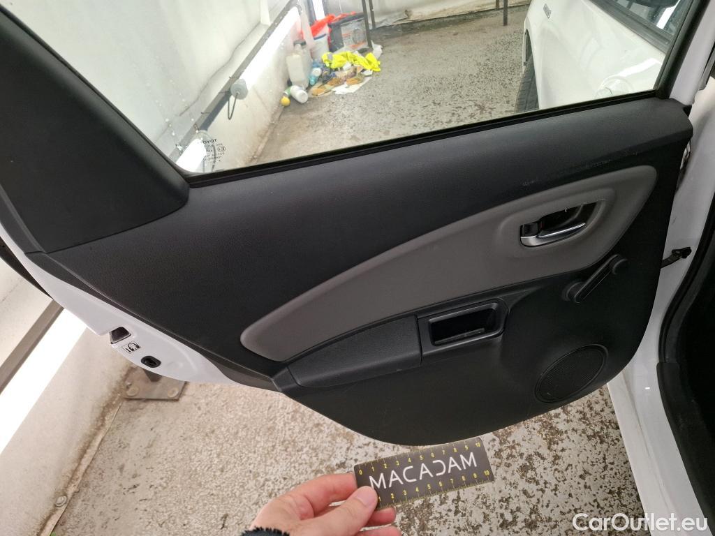  Toyota  Yaris TOYOTA  Hybride / 2017 / 5P / Berline 1.5 VVT-I HYBRID France Business #15