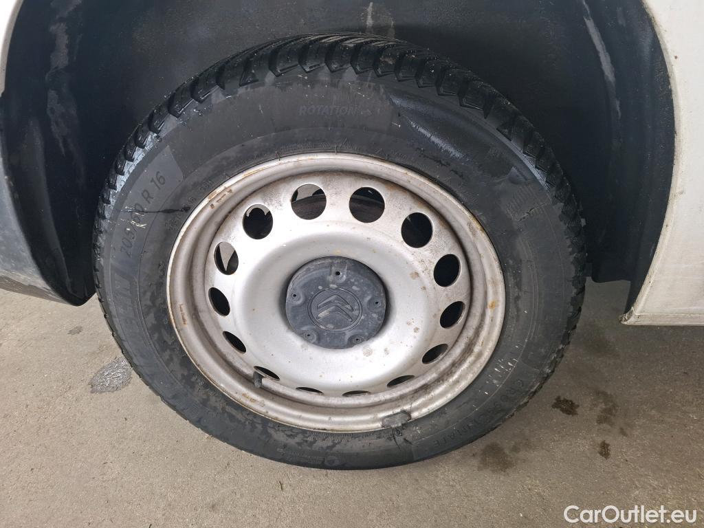  Citroen  Berlingo CITROEN   2018  4P  Fourgonnette Taille M 1000kg BlueHDi 75 BVM Club #4