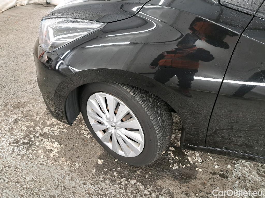  Nissan  Micra NISSAN  / 2016 / 5P / Berline IG-T 100 Xtronic Business Edition #16