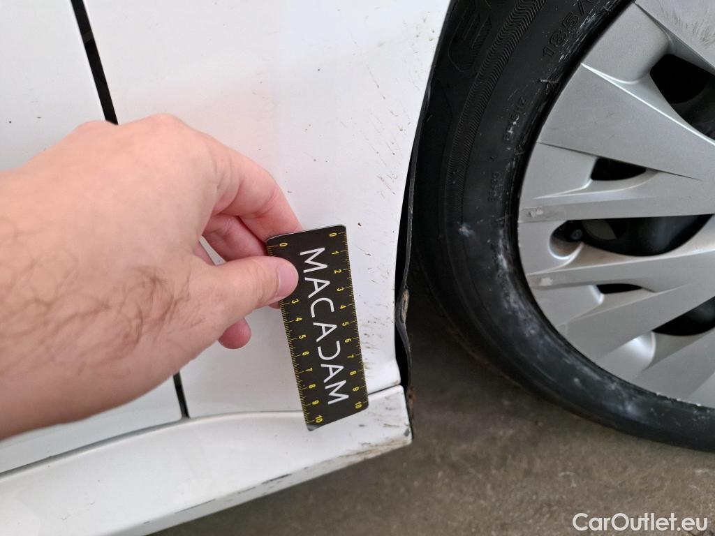  Toyota  Yaris TOYOTA  Hybride / 2019 / 5P / Berline Hybride 116h Dynamic Business Beyond Zer #12