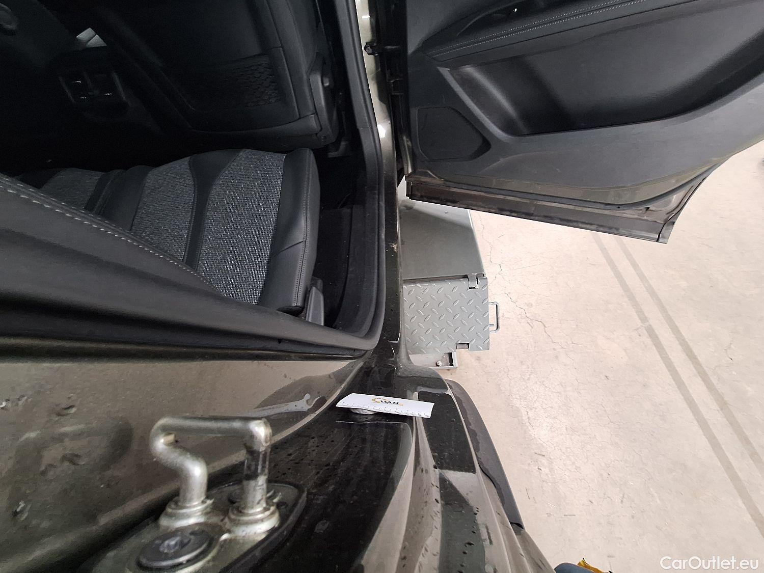  Peugeot  5008 Peugeot,  '16, Peugeot  1.5 BlueHDi 96kW S&S EAT8 Allure 5d #17