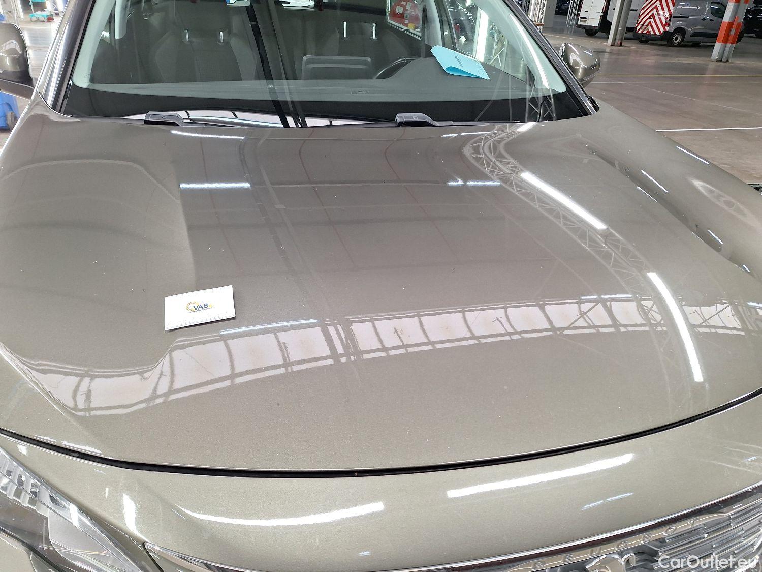  Peugeot  5008 Peugeot,  '16, Peugeot  1.2 PureTech 96kW S&S EAT8 Active 5d #50