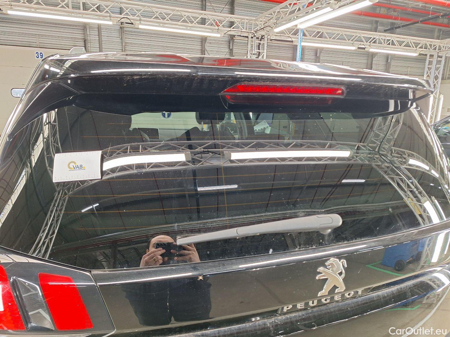  Peugeot  5008 Peugeot,  '16, Peugeot  1.2 PureTech 96kW S&S EAT8 Allure 5d #32