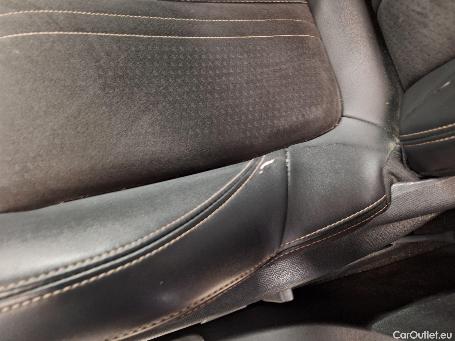  Peugeot  5008 Peugeot,  FL'20, Peugeot  1.6 PureTech 132kW S&S EAT8 GT Pack 5 #44