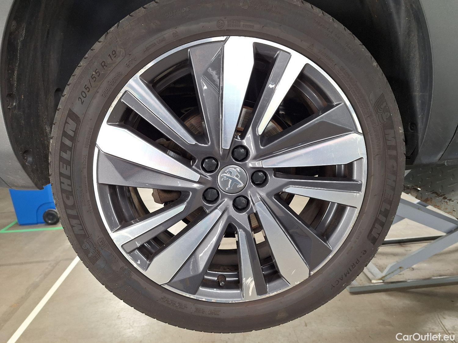  Peugeot  5008 Peugeot,  '16, Peugeot  1.5 BlueHDi 96kW S&S EAT8 GT Line 5d #24