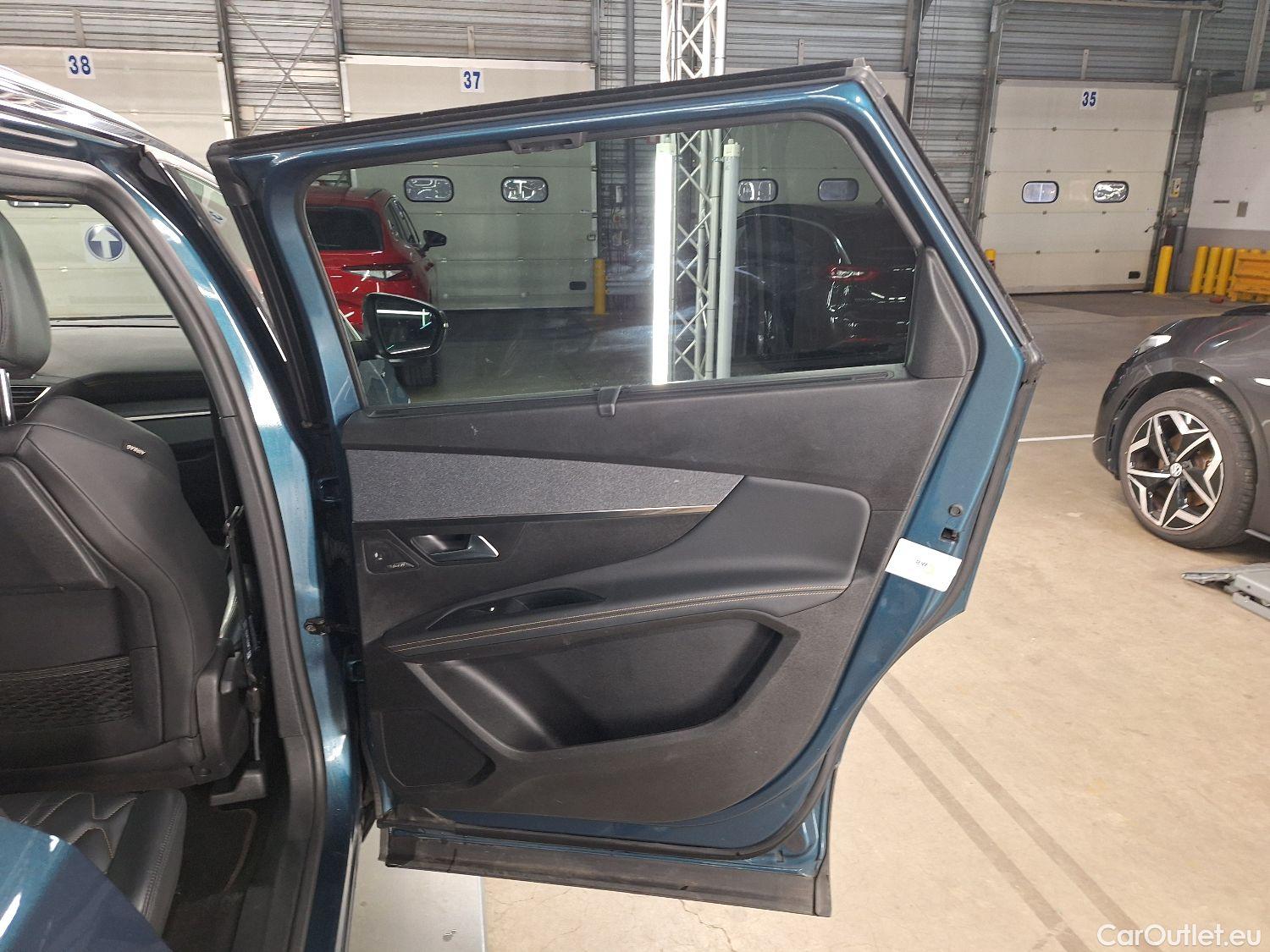  Peugeot  5008 Peugeot,  '16, Peugeot  1.5 BlueHDi 96kW S&S EAT8 GT Line 5d #52