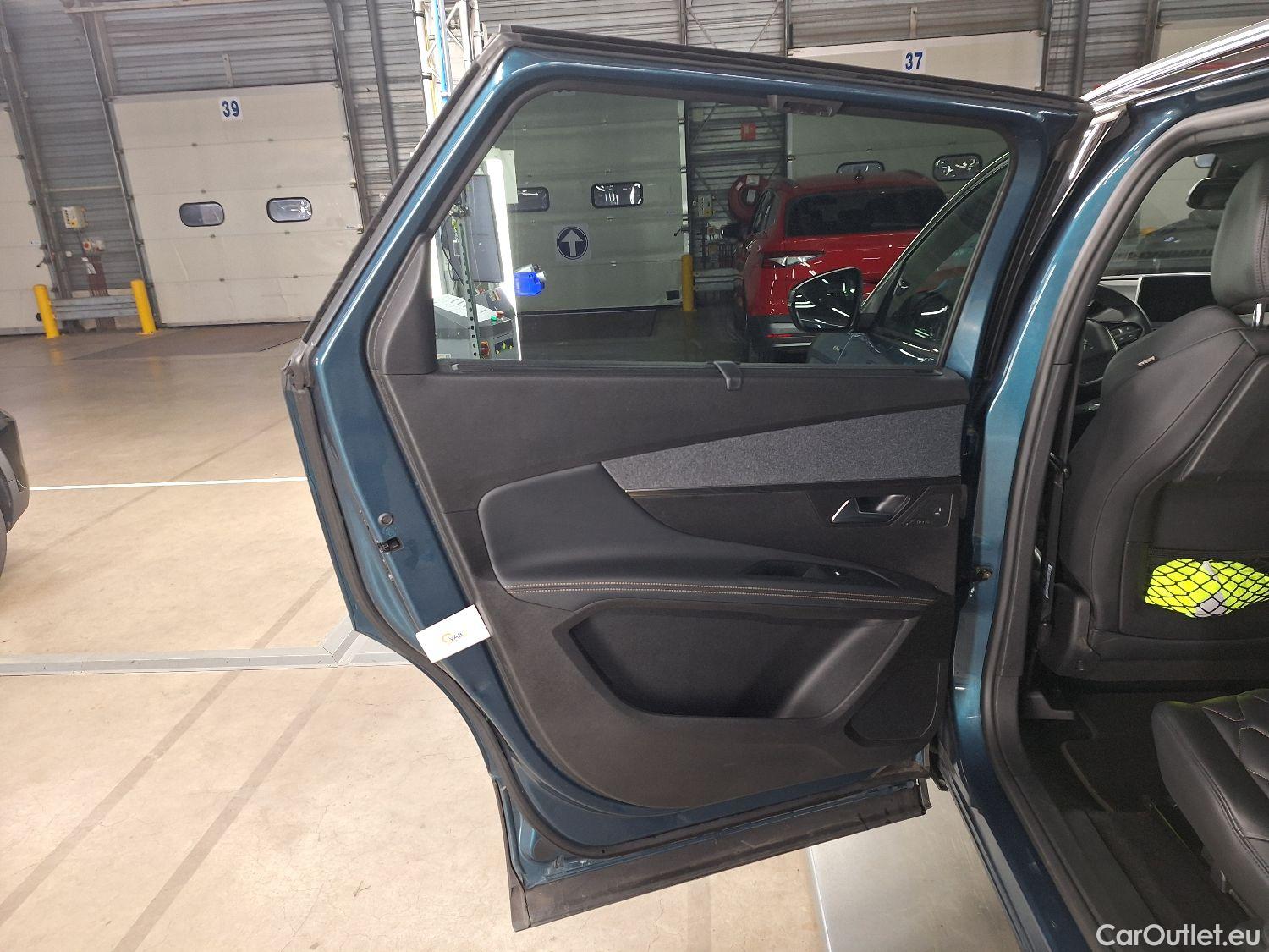  Peugeot  5008 Peugeot,  '16, Peugeot  1.5 BlueHDi 96kW S&S EAT8 GT Line 5d #59