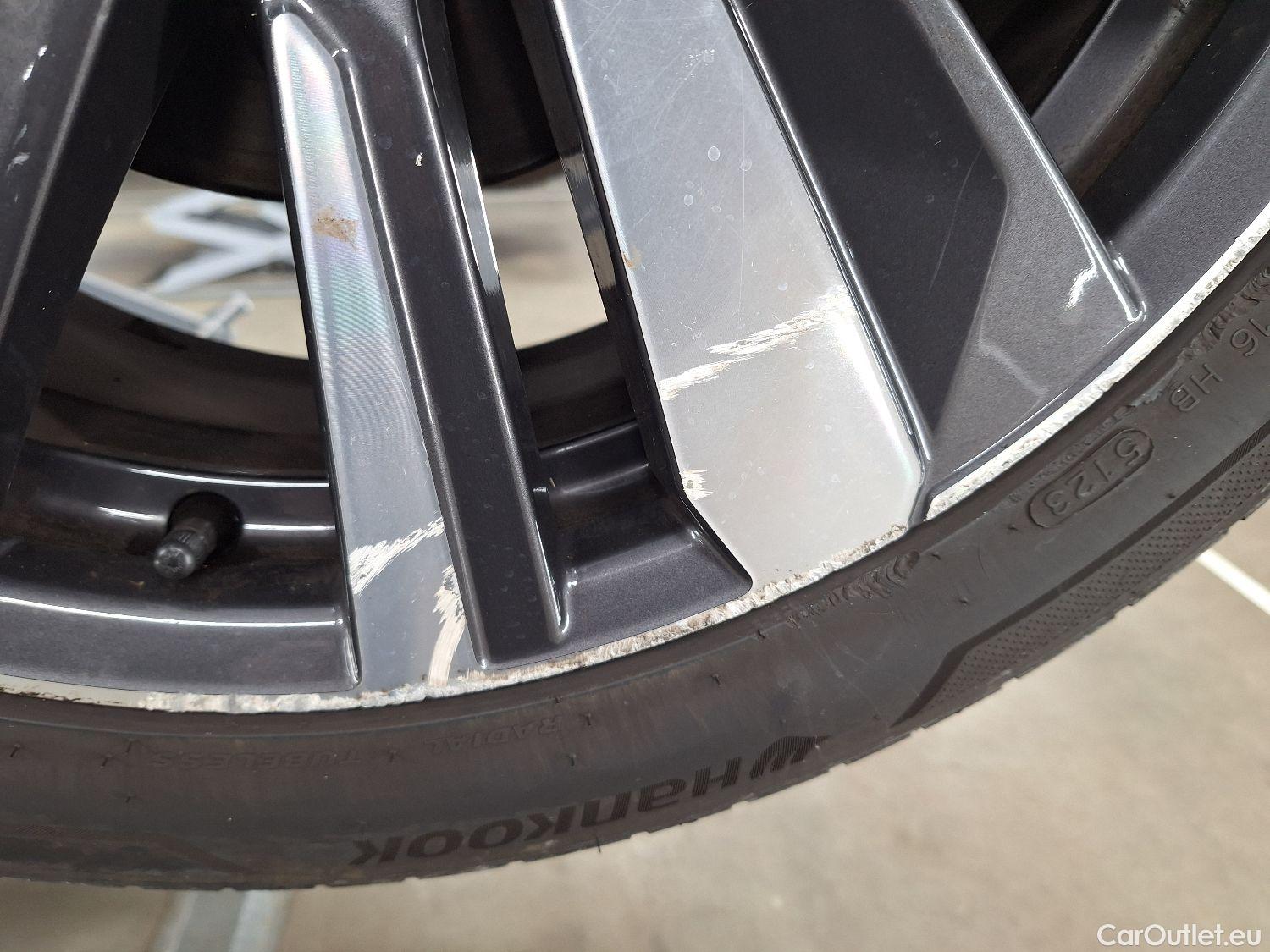  Peugeot  5008 Peugeot,  '16, Peugeot  1.5 BlueHDi 96kW S&S EAT8 GT Line 5d #19