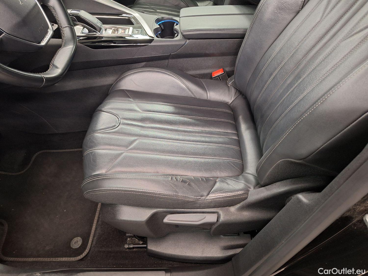  Peugeot  5008 Peugeot,  '16, Peugeot  1.2 PureTech 96kW S&S EAT8 Allure 5d #41