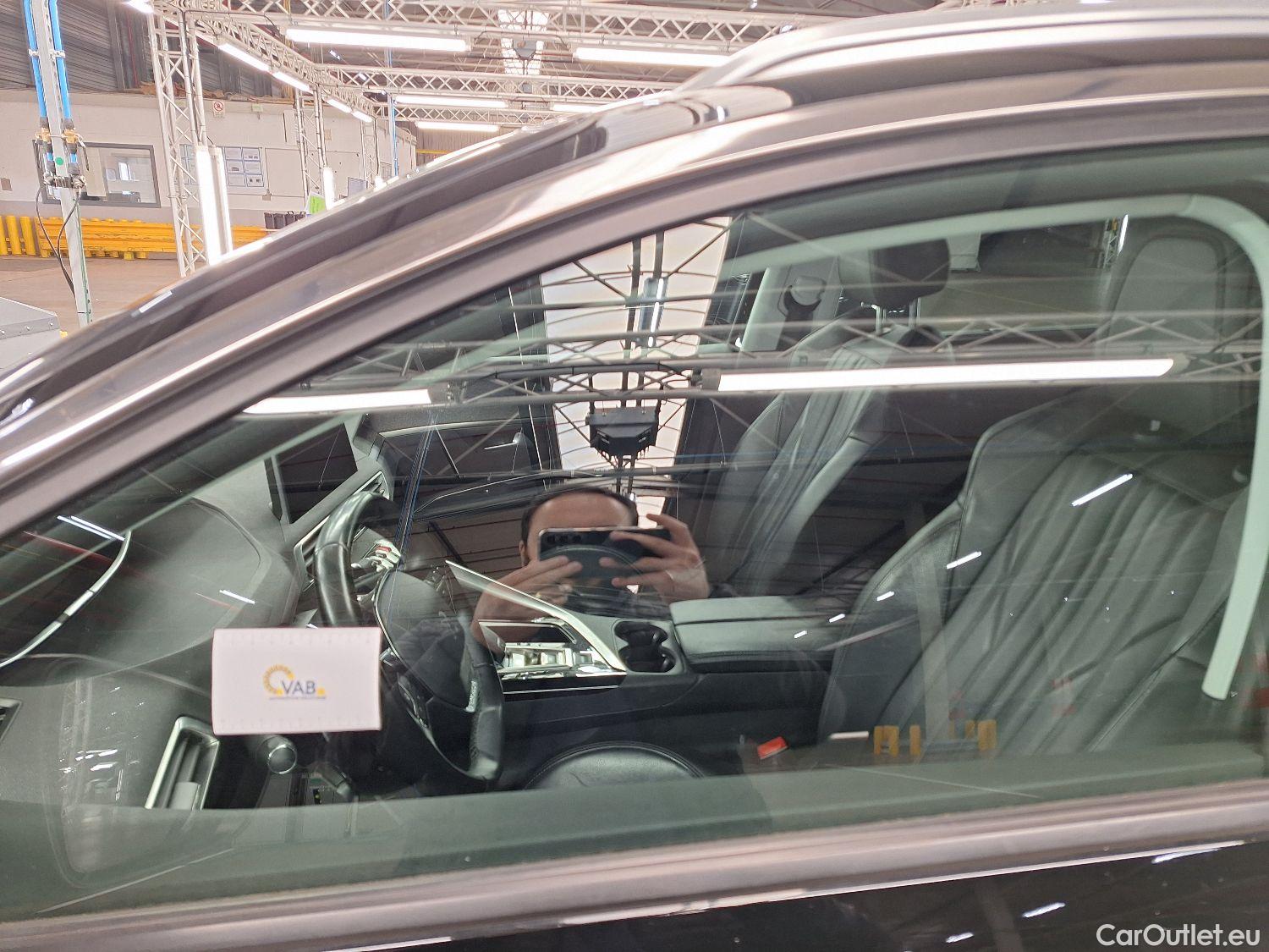  Peugeot  5008 Peugeot,  '16, Peugeot  1.2 PureTech 96kW S&S EAT8 Allure 5d #43