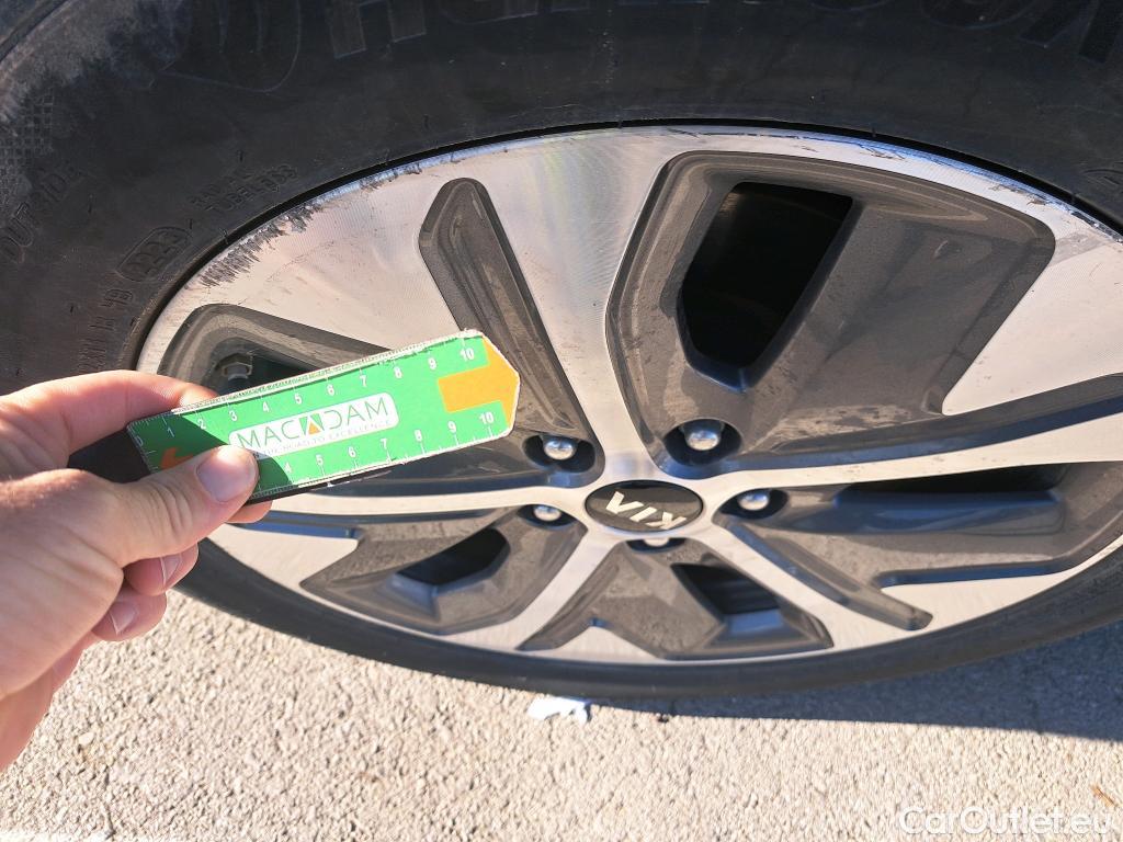  KIA  Niro KIA e- / 2016 / 5P / crossover e- 150kW (204CV) Drive (Long Range) #2