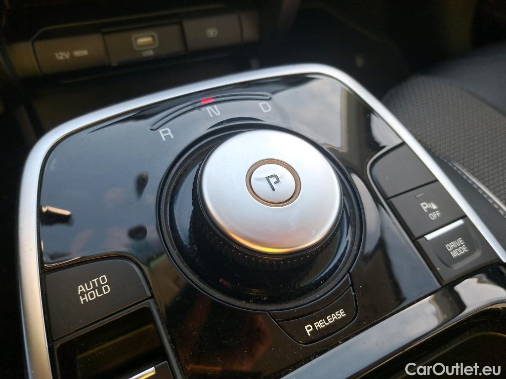  KIA  Niro KIA e- / 2016 / 5P / crossover e- 150kW (204CV) Drive (Long Range) #10