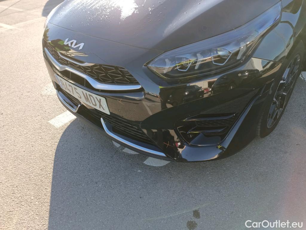  KIA  Cee'd KIA Ceed Tourer / 2021 / 5P / familiar Tourer 1.5 MHEV 118kW(160CV) GT Line DCT #5