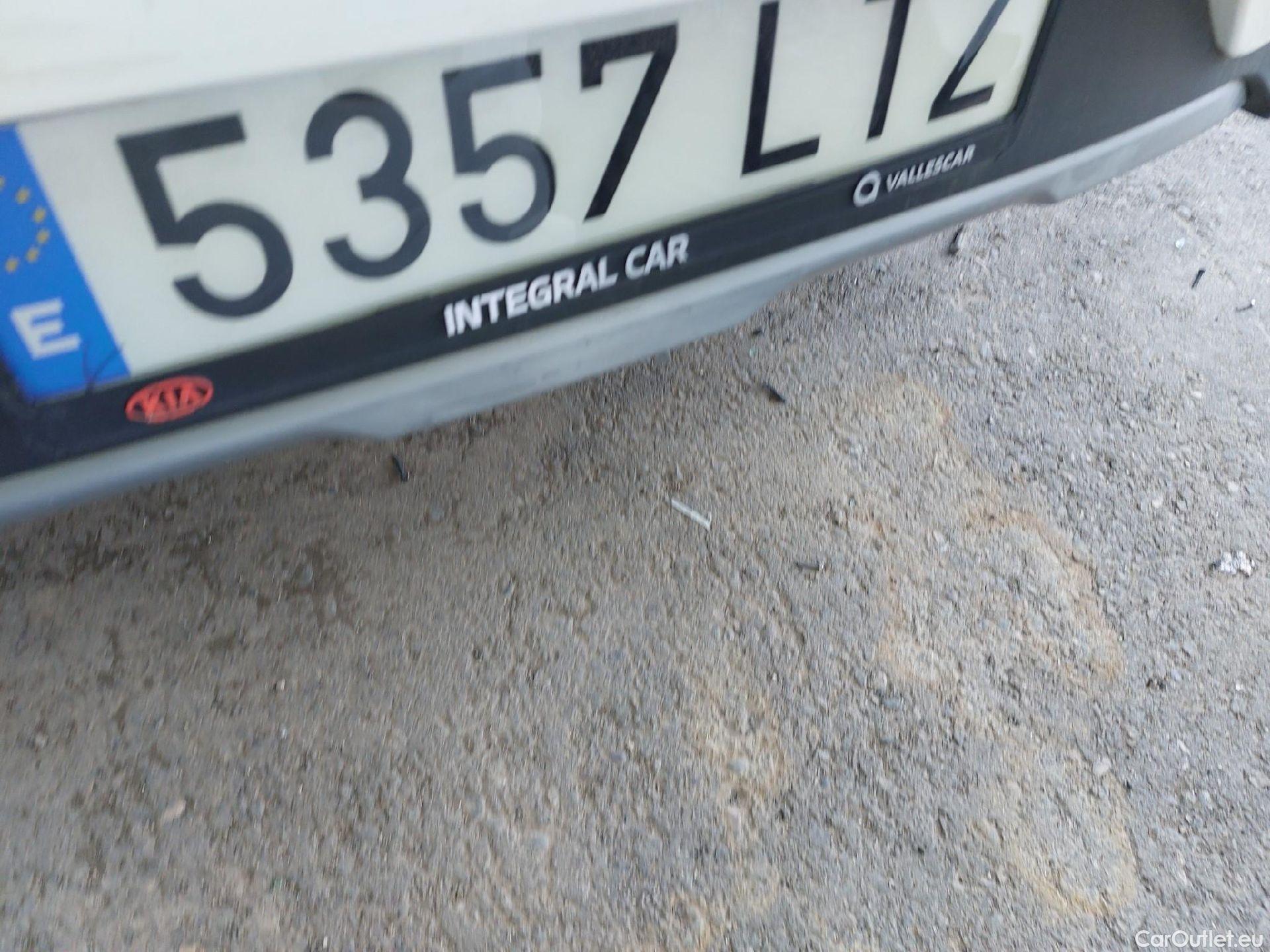  KIA  Niro KIA  / 2019 / 5P / crossover 1.6 GDi PHEV 104kW (141CV) Drive #20