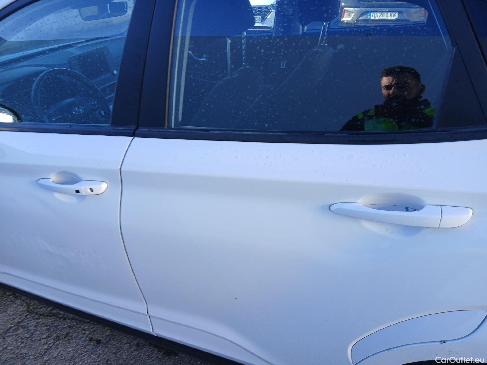  Hyundai  Konna HYUNDAI Kona / 2020 / 5P / todoterreno 100kW EV Maxx #17